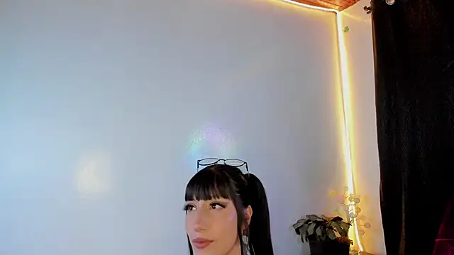 IssaandNeron sex online show from 05.30.26