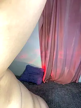 Snapshot of Ari_Martin chatting on 10.18.25 Ari Martin online show from 10.18.25