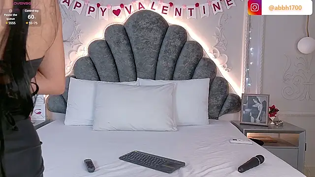AbbyHank online show from 02.15.25