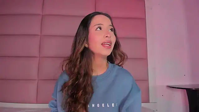 little-Emma online show from 11.23.25