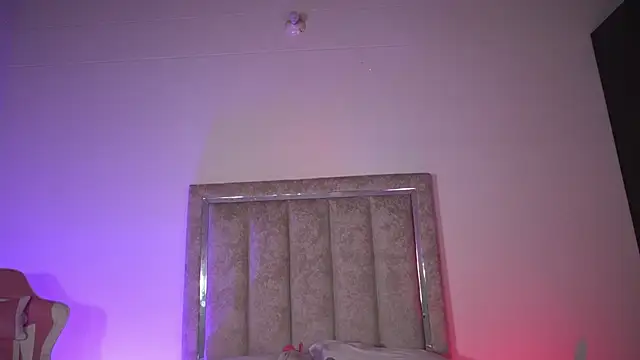 little-Emma online show from 04.18.26