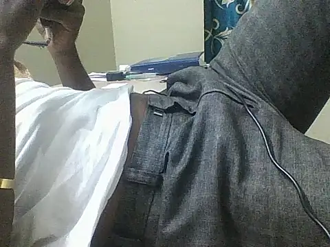 Snapshot of bas1cooks chatting on 10.13.25 bas1cooks online show from 10.13.25