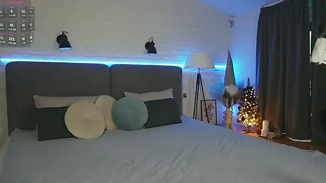 Viola  moon online show from 12.27.24