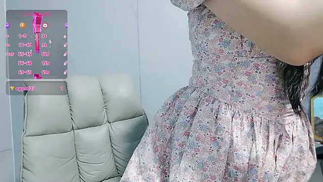 Snapshot of Nery_Asian chatting on 09.29.25 Nery Asian online show from 09.29.25