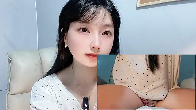 Snapshot of Nery_Asian chatting on 11.10.25 Nery Asian online show from 11.10.25