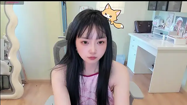 Snapshot of Nery_Asian chatting on 05.05.26 Nery Asian online show from 05.05.26