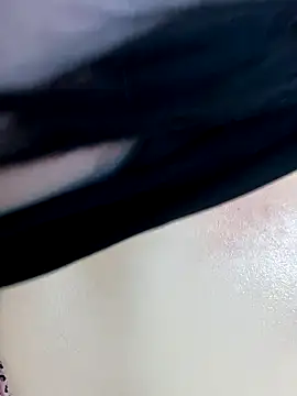 Snapshot of Evelyn_Moon chatting on 10.06.25 Evelyn Moon online show from 10.06.25