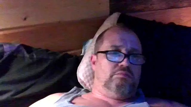 Snapshot of FKHoward chatting on 06.10.26 FKHoward online show from 06.10.26