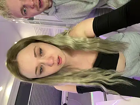 Snapshot of NickyGold_Official chatting on 02.19.25 NickyGold Official online show from 02.19.25