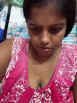 Beauty-queen online show from 10.29.25