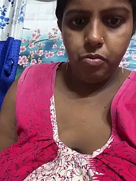Snapshot of Beauty-queen chatting on 04.19.26 Beauty-queen online show from 04.19.26