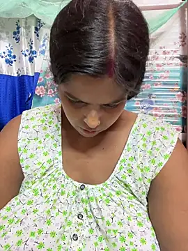 Snapshot of Beauty-queen chatting on 06.28.26 Beauty-queen online show from 06.28.26