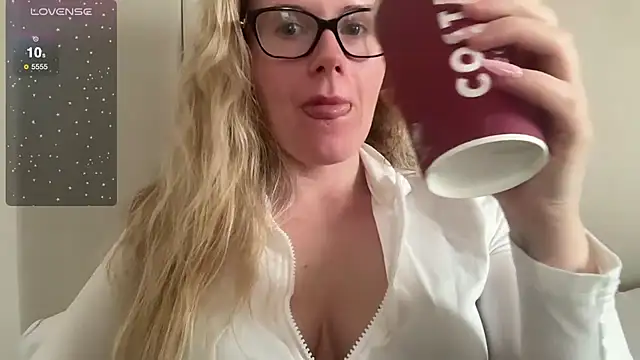 redheadrosie69 online show from 02.23.25
