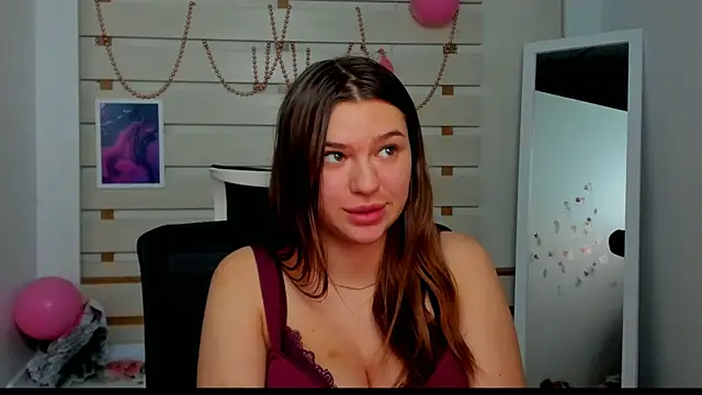 Josephine Kiss online show from 02.12.25
