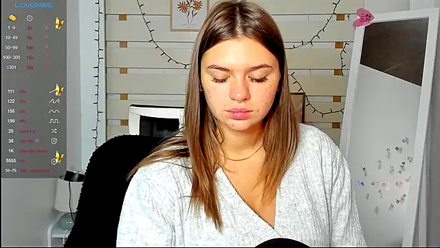 Snapshot of Josephine_Kiss chatting on 10.22.25 Josephine Kiss online show from 10.22.25