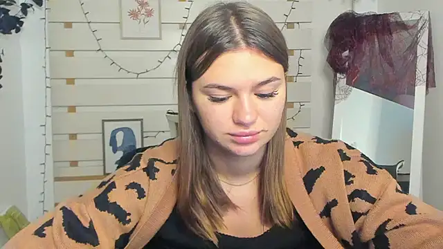 Snapshot of Josephine_Kiss chatting on 11.07.25 Josephine Kiss online show from 11.07.25