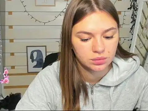 Josephine Kiss online show from 11.28.25