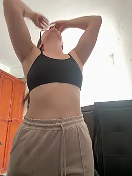 livgomez online show from 02.23.25