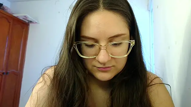 livgomez online show from 10.18.25