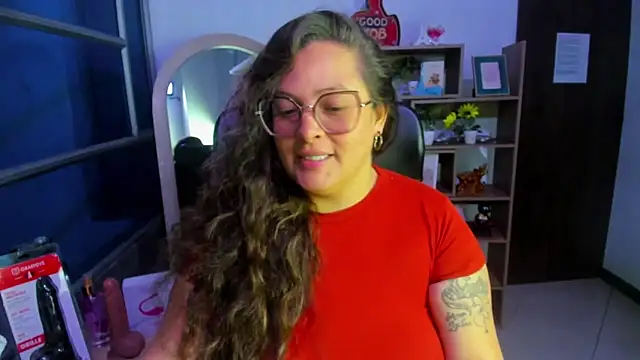 SaraThomso online show from 09.30.25