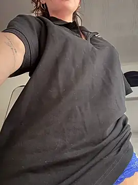 Lorraine Leon online show from 03.21.25