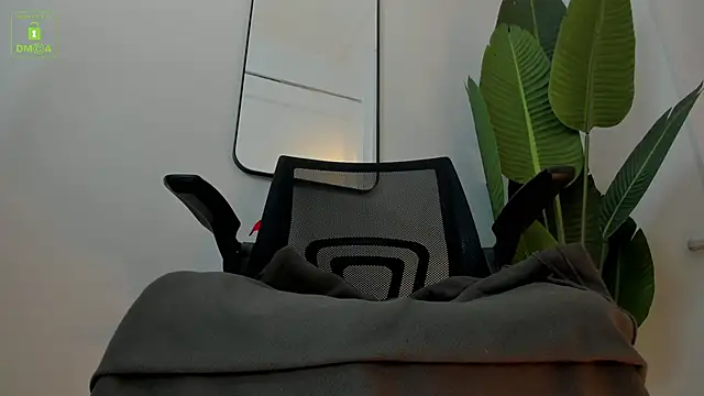 Whitney Svonn online show from 02.04.25