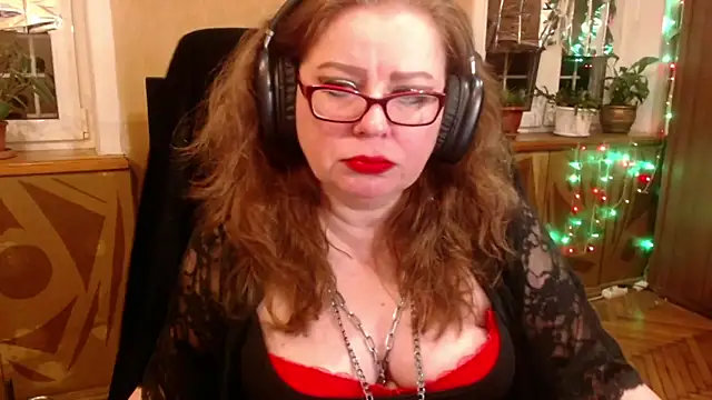 Snapshot of Miss_Tress chatting on 09.28.25 Miss Tress online show from 09.28.25