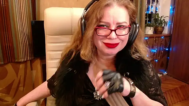 Miss Tress online show from 12.20.25