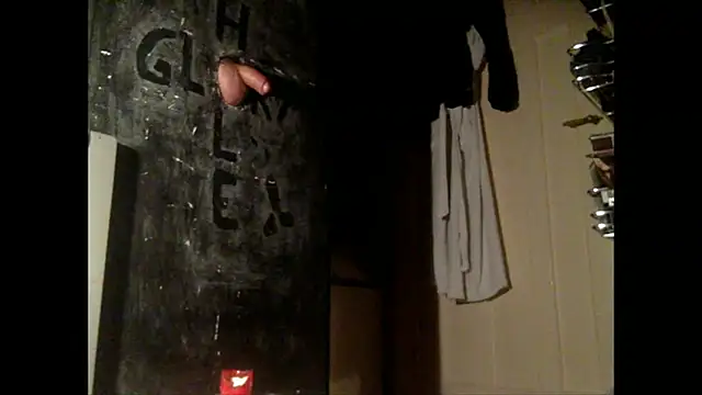 Snapshot of TweakyDude chatting on 10.26.25 TweakyDude online show from 10.26.25