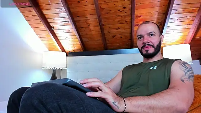 Snapshot of Tom_Bailey chatting on 09.12.25 Tom Bailey online show from 09.12.25