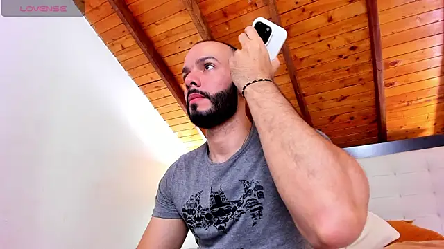 Snapshot of Tom_Bailey chatting on 10.04.25 Tom Bailey online show from 10.04.25