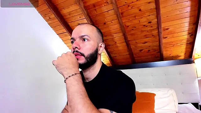 Snapshot of Tom_Bailey chatting on 10.05.25 Tom Bailey online show from 10.05.25