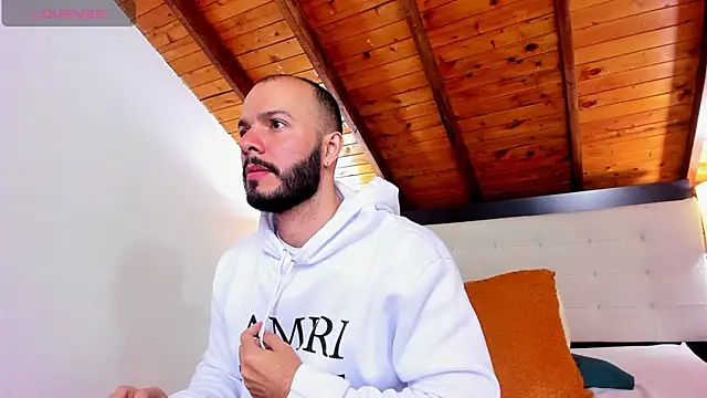 Snapshot of Tom_Bailey chatting on 10.10.25 Tom Bailey online show from 10.10.25