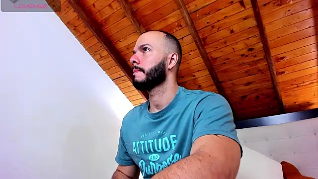 Snapshot of Tom_Bailey chatting on 10.20.25 Tom Bailey online show from 10.20.25