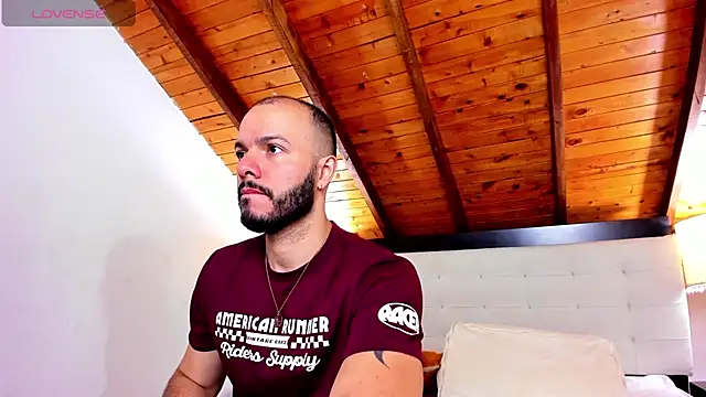 Snapshot of Tom_Bailey chatting on 10.21.25 Tom Bailey online show from 10.21.25