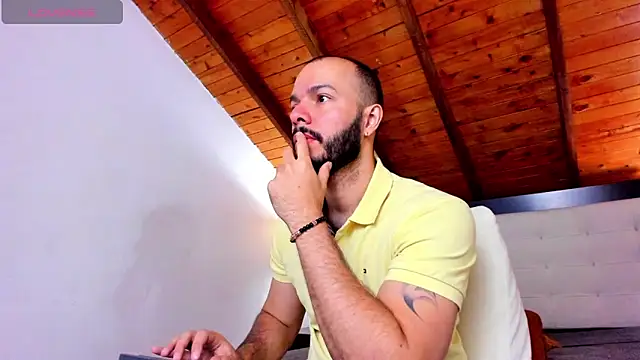 Snapshot of Tom_Bailey chatting on 10.27.25 Tom Bailey online show from 10.27.25