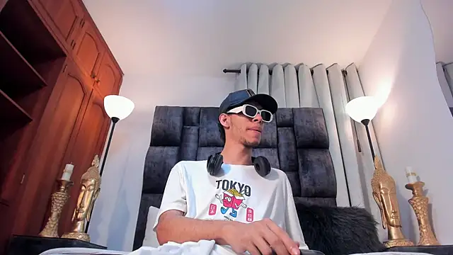 Snapshot of TomyMosterCock chatting on 12.06.24 TomyMosterCock online show from 12.06.24