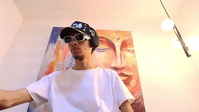 Snapshot of TomyMosterCock chatting on 01.05.25 TomyMosterCock online show from 01.05.25