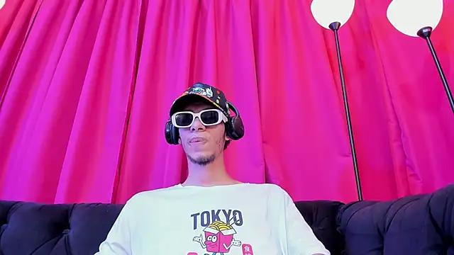 Snapshot of TomyMosterCock chatting on 01.18.25 TomyMosterCock online show from 01.18.25