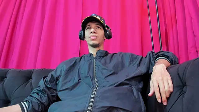 Snapshot of TomyMosterCock chatting on 02.08.25 TomyMosterCock online show from 02.08.25