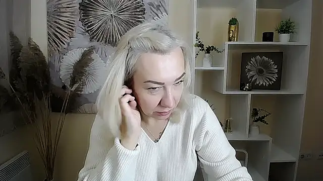 Snapshot of Amor_fati_ chatting on 10.01.25 Amor fati online show from 10.01.25
