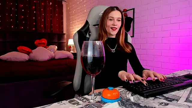 LolaLemona online show from 03.02.25