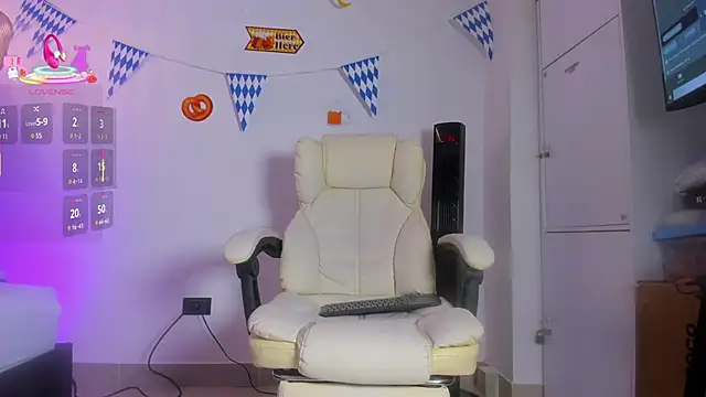 AllisonRoberts  online show from 10.03.25