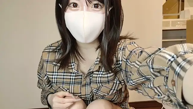 Snapshot of xx_natsumegu_xx chatting on 12.20.24 xx natsumegu xx online show from 12.20.24