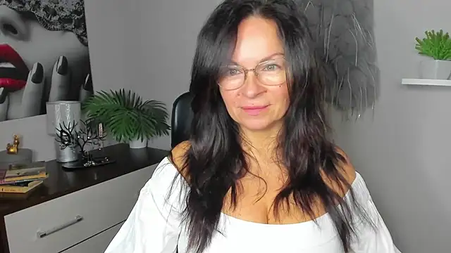 HelenLuxx online show from 12.02.24