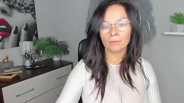 HelenLuxx online show from 12.03.24