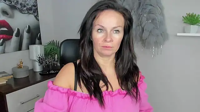 HelenLuxx online show from 12.12.24