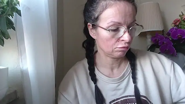 HelenLuxx online show from 11.07.25