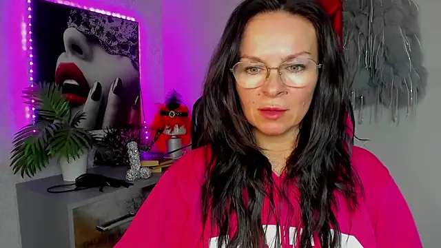 HelenLuxx online show from 03.17.26