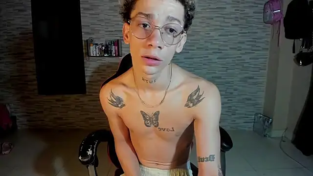 Snapshot of mateodeamjo chatting on 10.01.25 mateodeamjo online show from 10.01.25